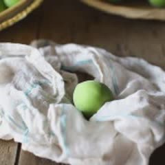 Cách làm rượu mơ xanh ngâm đường phèn