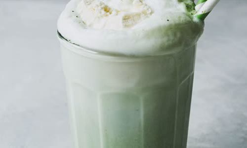 Cách làm soda matcha phủ kem