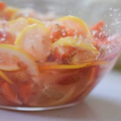 Cách pha Strawberry Lemonade cực ngon cho ngày hè oi bức