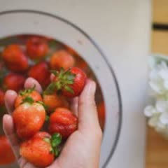 Cách pha Strawberry Lemonade cực ngon cho ngày hè oi bức