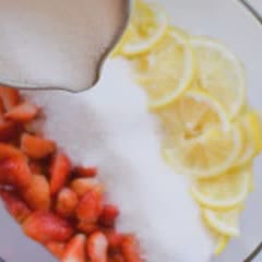 Cách pha Strawberry Lemonade cực ngon cho ngày hè oi bức