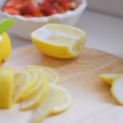Cách pha Strawberry Lemonade cực ngon cho ngày hè oi bức