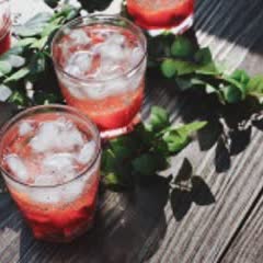 Cách pha Strawberry Lemonade cực ngon cho ngày hè oi bức