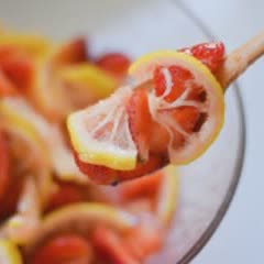 Cách pha Strawberry Lemonade cực ngon cho ngày hè oi bức