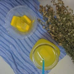 Cách làm Sữa nghệ đá viên pha chanh mật ong