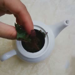 Cách làm trà mật ong tía tô chống cảm cúm