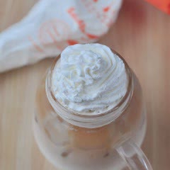 Cách pha trà sữa topping kem mát lạnh