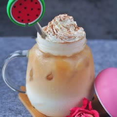 Cách pha trà sữa topping kem mát lạnh