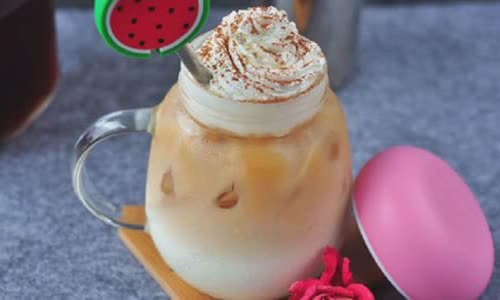 Cách pha trà sữa topping kem mát lạnh