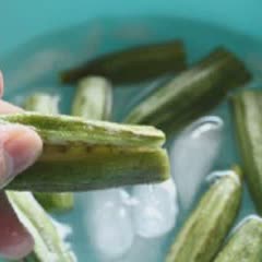 Cách làm Đậu Bắp Nhồi Tôm Thịt đổi vị cho cả nhà 