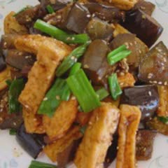 Cách làm Đậu Hũ Kho Cà Tím lạ miệng với tương đậu đen