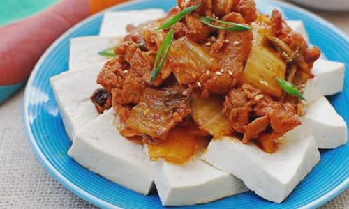 Cách làm đậu hũ sốt kimchi thịt heo