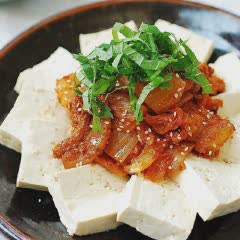 Cách làm đậu hũ sốt kimchi thịt heo