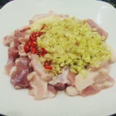 Cách làm ba chỉ xào sả ớt