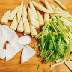 Cách Làm Bạch Tuộc Xào Cần Tây, Bắp Non, Bổ Dưỡng
