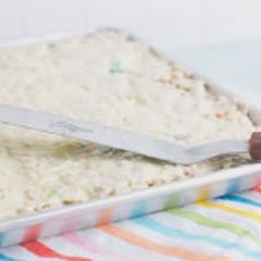 Cách làm Bánh cốm trộn Marshmallow