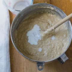 Cách làm Bánh Mì Chuối Dừa Hạt Macca xốp mềm lạ miệng