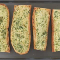 Cách làm Bánh mì phết bơ tỏi nướng