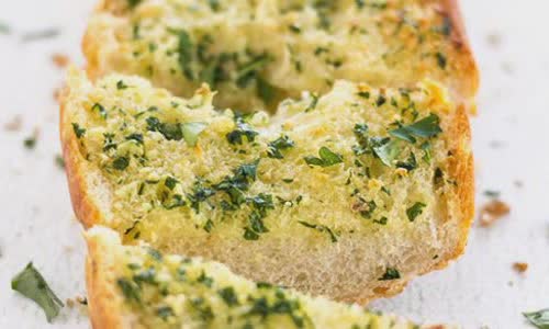 Cách làm Bánh mì phết bơ tỏi nướng