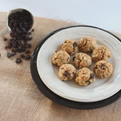 Cách làm Bánh quy nho khô yến mạch