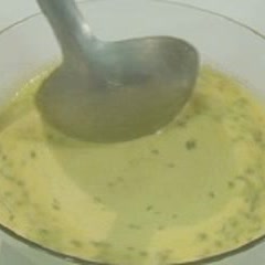 Cách làm bánh xèo nhân tôm