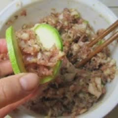 Cách Làm Bí Ngòi Kẹp Thịt Cực Ngon Cho Bữa Cơm