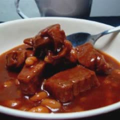 Cách làm bò hầm bia và đậu trắng