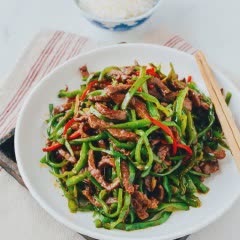 Cách Làm Bò Xào Ớt Sừng Đơn Giản Cực Thơm Ngon