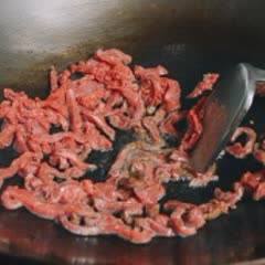 Cách Làm Bò Xào Ớt Sừng Đơn Giản Cực Thơm Ngon