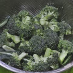 Cách làm bông cải xanh trộn