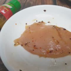 Cách Làm Burger Gà Áp Chảo Cực Ngon Mang Đi Làm
