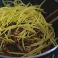 Cách Làm Cá Cơm Kho Xoài Xanh Đậm Đà Đưa Cơm Ở Nhà