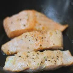 Cách Làm Cá Hồi Áp Chảo Sốt Mật Ong, Cực Bổ Dưỡng