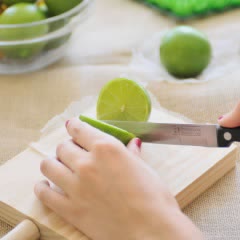 Cách làm cá hồi bọc hạnh nhân