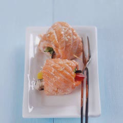 Cách làm Cá Hồi Cuộn Rau Nướng cực ngon, nhiều vitamin A