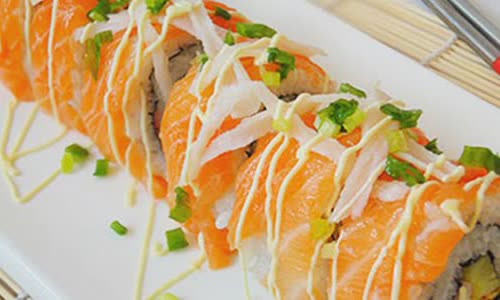 Cách Làm Cá Hồi Cuộn Sushi Đơn Giản Ngay Tại Nhà