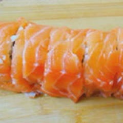 Cách Làm Cá Hồi Cuộn Sushi Đơn Giản Ngay Tại Nhà