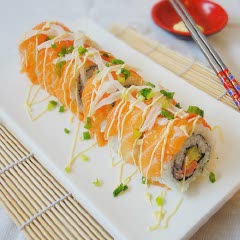 Cách Làm Cá Hồi Cuộn Sushi Đơn Giản Ngay Tại Nhà