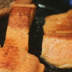 Cách làm Cá Hồi Sốt Cà Chua thơm ngon cho bữa cơm chiều 