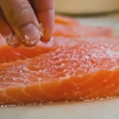Cách làm Cá Hồi Sốt Cà Chua thơm ngon cho bữa cơm chiều 