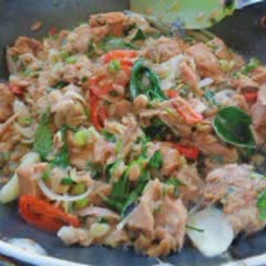 Cách làm cá ngừ đóng hộp xào sả