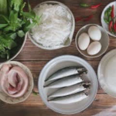 Cách làm Cá Nục Hấp Cuốn Bánh Tráng rau sống thơm ngon