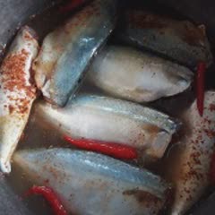 Cách làm cá nục kho cà cay cay