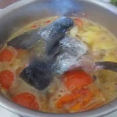 canh-ca-hoi-nau-chua-kjgxb4EJPmS8Yy7KbgAE