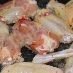 Cách Làm Cánh Gà Chiên Giòn Sốt Cà Ngon Mời Cả Nhà