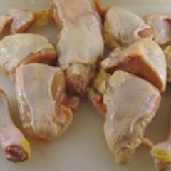 Cách làm canh gà hầm hạt sen