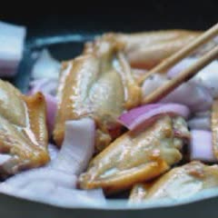 Cách Làm Cánh Gà Rim Cà Chua Cho Bữa Cơm Gia Đình