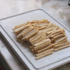 Cách làm chả cá xào ớt với hành tây