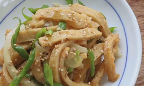 Cách làm chả cá xào ớt với hành tây