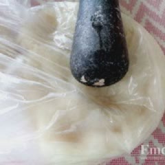 Cách làm cơm cháy sốt tôm chua cay